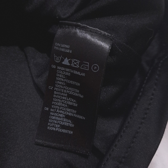 H&M | Black sleevless key hole women's dress - Picture 9 of 9